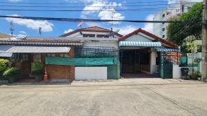 For SaleHouseRatchadapisek, Huaikwang, Suttisan : 📢Hurry up! Single-storey detached house for sale in the heart of Ratchadaphisek, Soi 7.