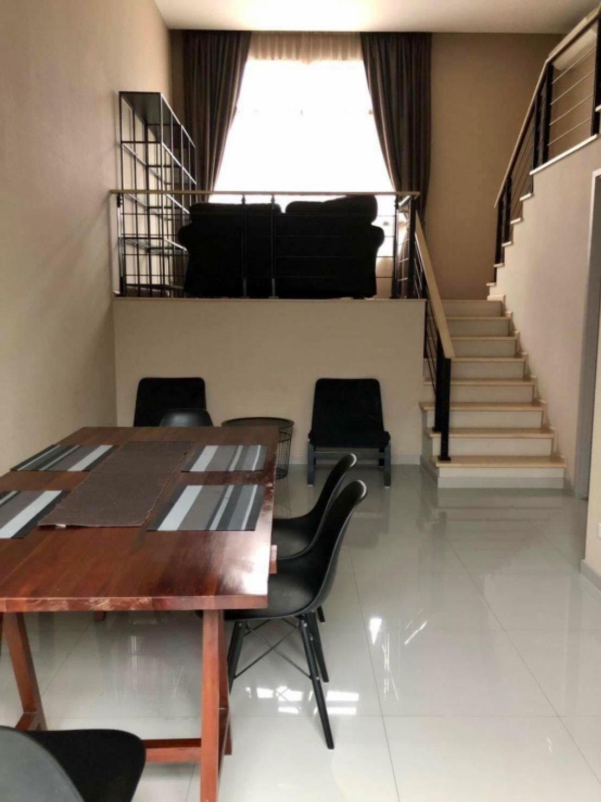 For RentTownhousePattanakan, Srinakarin : House for rent Arden Pattanakarn close to Thonglor