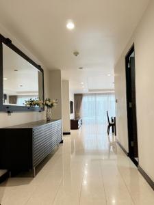 ขายคอนโดสุขุมวิท อโศก ทองหล่อ : Avenue 61 (Sukhumvit 61) Premium room 16.5 MB ALLIN