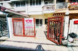 For SaleTownhouseChaengwatana, Muangthong : Townhouse for sale, 2 floors, Lak Si Villa Village, 17 square wah, Soi Chaeng Watthana 10, Intersection 9