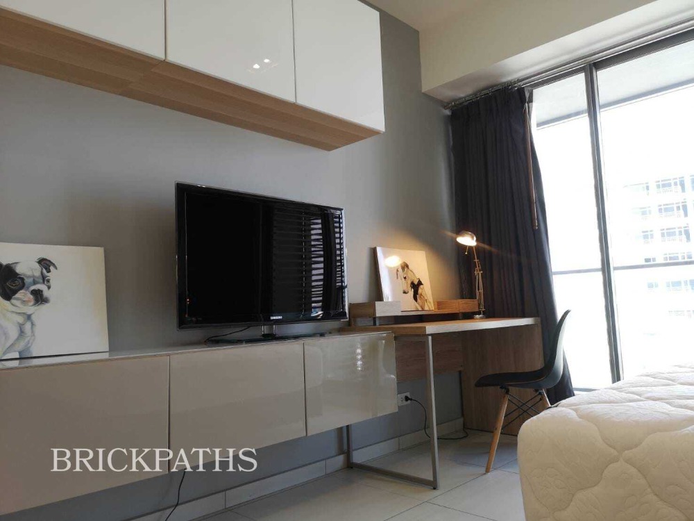 ให้เช่าคอนโดสุขุมวิท อโศก ทองหล่อ : For rent THE LOFTS EKKAMAI near BTS Ekkamai