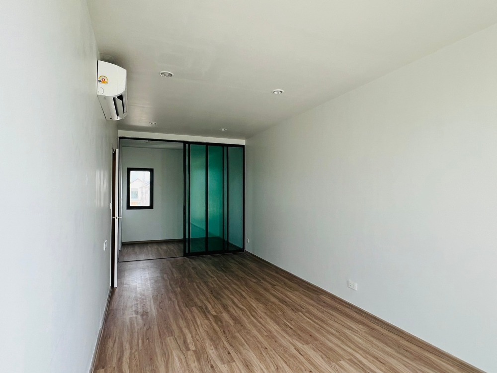 For RentTownhouseSamut Prakan,Samrong : For rent: Altitude Vibes Bangna, brand new townhome!!!