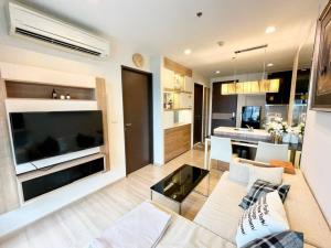 For RentCondoSathorn, Narathiwat : Condo for rent, Rhythm Sathorn [Rhythm Sathorn], beautiful room, good price, convenient travel, fully furnished, ready to move in immediately, make an appointment to view the room.