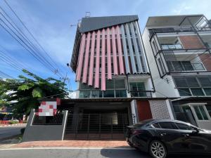 For RentHome OfficeChokchai 4, Ladprao 71, Ladprao 48, : LM000532: Modern home office on the main road, Nakniwat - suitable for IT companies or agencies!