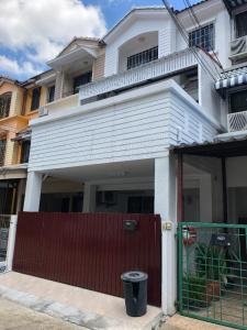 For RentTownhouseLadkrabang, Suwannaphum Airport : Townhouse for rent in the city center village, Soi Rama 9 43, price 25,000 baht/month