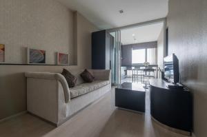 For SaleCondoOnnut, Udomsuk : Condo for sale with tenant RHYTHM Sukhumvit 44/1, next to BTS Phra Khanong