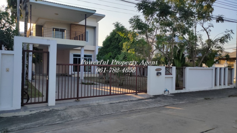 For RentHouseMin Buri, Romklao : For rent: Large 2-storey single house, 133 sq m, corner house, on the main road, near Kasem Bundit University, Rom Klao, Min Buri