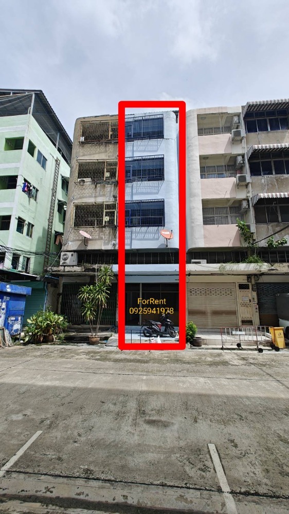 For RentShophouseOnnut, Udomsuk : For Rent - 4.5 floored shophouse near Klongtoey seaport