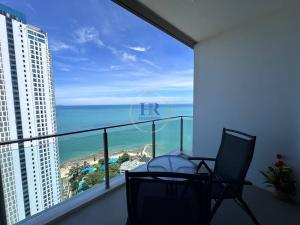 For RentCondoPattaya, Bangsaen, Chonburi : Seaview !! 1 Bedroom  sea view for rent at Baan Plai Haad  Pattaya