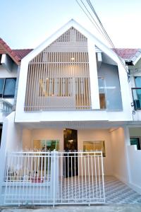 For SaleTownhouseChiang Mai : Townhouse, Muang District, near the airport, Chiang Mai Transport, Robinson Airport, Muang Chiang Mai, Chiang Mai