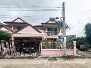 For SaleHouseLadprao101, Happy Land, The Mall Bang Kapi : Semi-detached house for sale in Lat Phrao Behind the corner, lots of space, good condition, ready to move in.