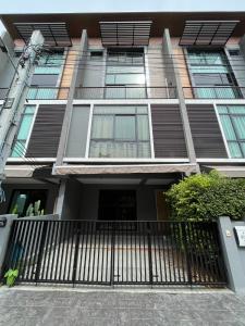 For RentTownhouseBangna, Bearing, Lasalle : For rent: Loft Lane Lasalle, 4-storey townhouse, quiet, only 31 units, spacious, near BTS, good price