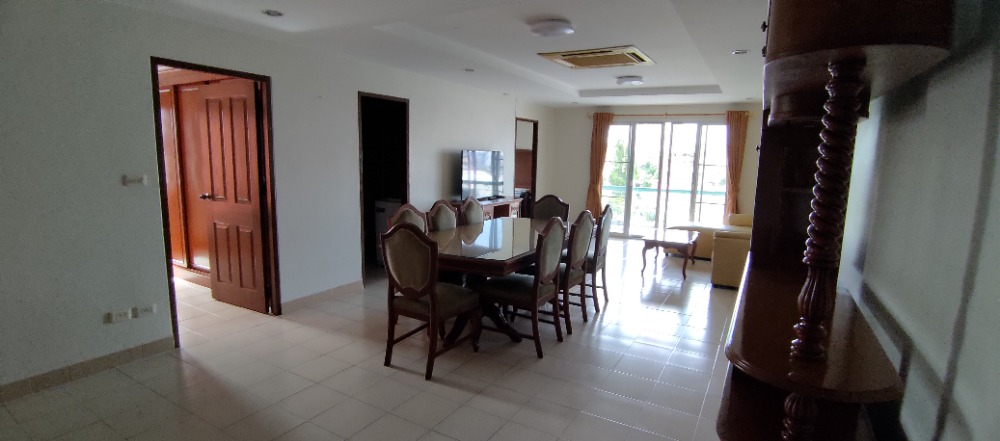 ให้เช่าคอนโดสุขุมวิท อโศก ทองหล่อ : Quiet 3 bed Apartment small pet allowed