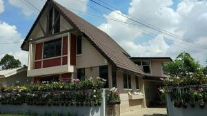 For RentHouseKaset Nawamin,Ladplakao : RH1170 House for rent, 2 houses, area 107 square wah, 5 bedrooms, parking for 6 cars, Soi Nawamin 81, suitable for an office.