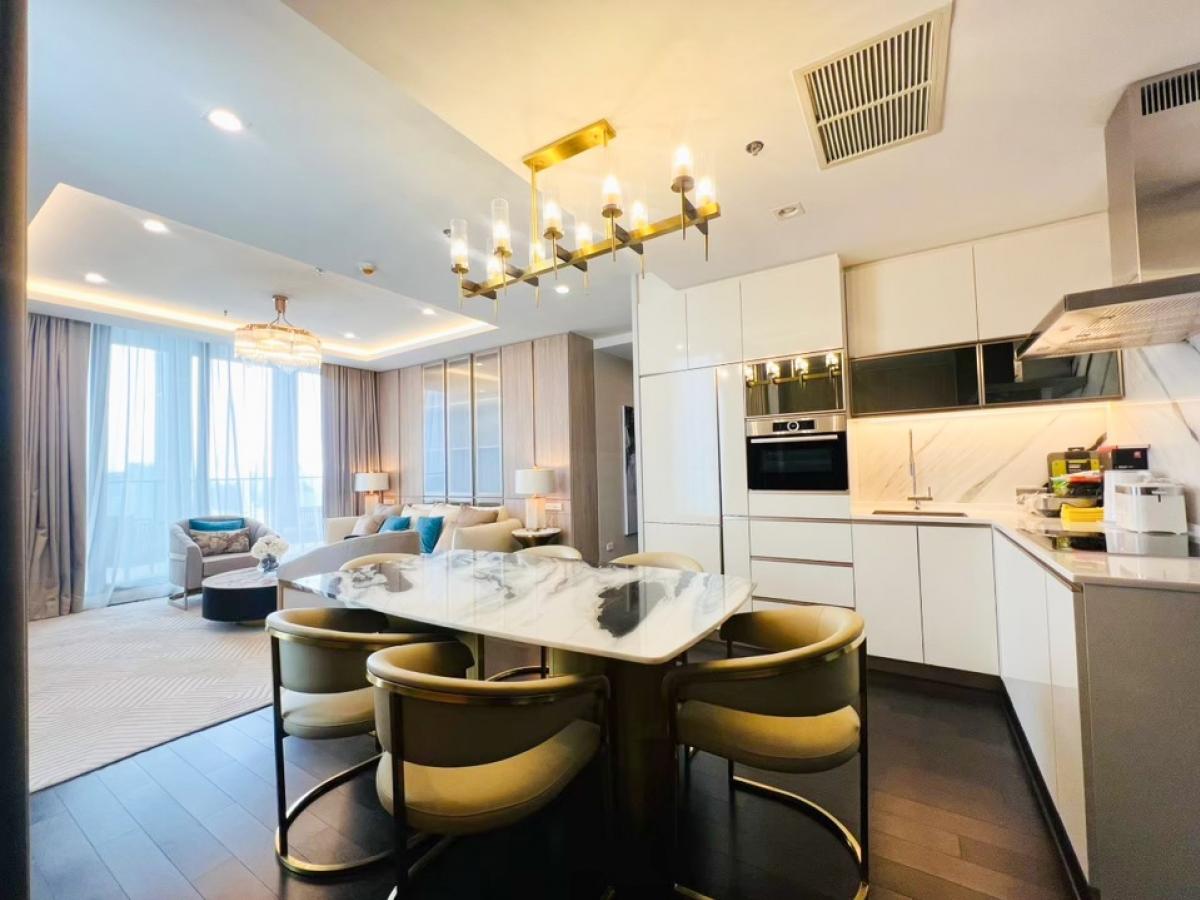 For SaleCondoWitthayu, Chidlom, Langsuan, Ploenchit : ❖ Luxury Penthouse ❖ Tower C, 40+ Floor, 208.93 sq.m. | 3 Bedroom, 3 Bathroom | Condo skywalk connect to BTS ploenchit and Central Embassy