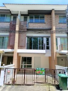 For RentTownhousePattanakan, Srinakarin : Townhouse for rent, Plus City Park Village, 22 sq m, newly painted, tel. 092-392-1688