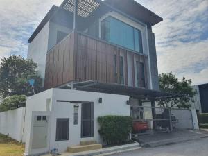 For RentHousePattanakan, Srinakarin : For rent: The Ava Residence Sukhumvit 77 project • Luxurious single-family home in a prime location in the heart of the city Ava Residence Sukhumvit 77 For rent • Luxurious single-family home in a prime location