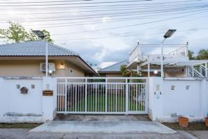 For SaleHouseChiang Mai : Luxury House For Sale, 2-story luxury house, Baan Khun Phra Chiang Mai, area 172 sq m., San Phak Wan Subdistrict, Hang Dong District, Chiang Mai Province.