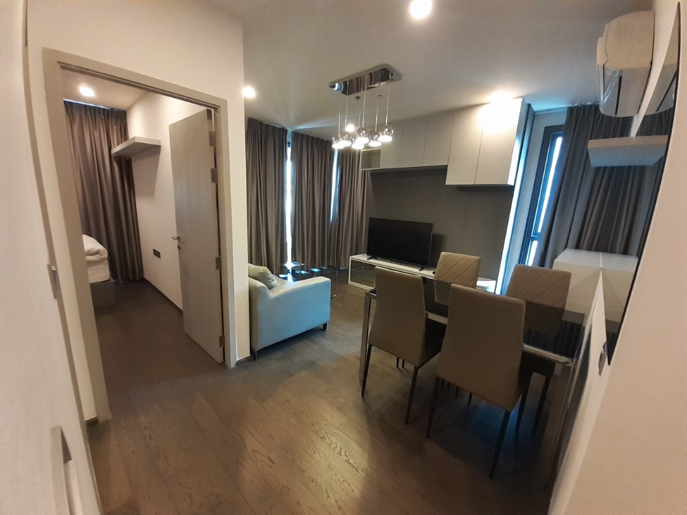 For RentCondoRatchathewi,Phayathai : Condo 2 bedrooms, 2 bathrooms, large corner room, 62 sq m., fully furnished, 400 m. from BTS Ratchathewi, 10 minutes from Siam. Interested, contact +66 66 115 9191