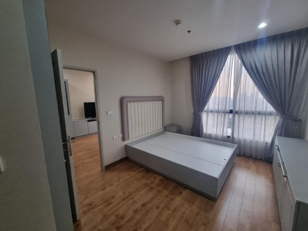 For RentCondoSapankwai,Jatujak : Condo, 1 bedroom, 1 bathroom, 36.35 sq m., next to Saphan Khwai BTS, good location, 5 minutes from Central Ladprao. Interested, contact +66 66 115 9191