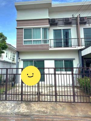 For RentTownhousePathum Thani,Rangsit, Thammasat : 2-storey corner townhouse, 30 sq m, located on Rangsit Canal Road (Khlong 2), near Future Park Rangsit