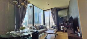 For RentCondoWitthayu, Chidlom, Langsuan, Ploenchit : Luxury condo, good location, beautifully decorated, for rent, Chidlom-Ploenchit area, near Central Chidlom, only 250 meters.