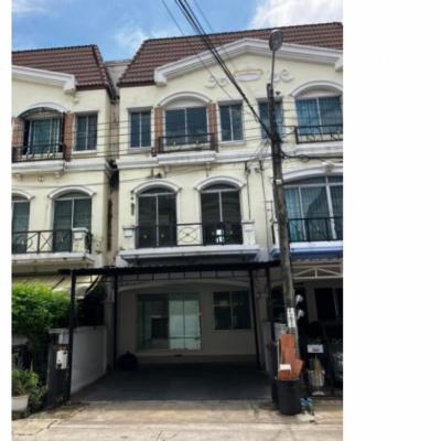 For RentTownhouseRamkhamhaeng, Hua Mak : NTG194 Townhouse for rent, Baan Klang Muang De Paris, Rama 9 - Ramkhamhaeng, Soi Krungthep Kreetha 7, opposite the Community mall (Market Today), very convenient.