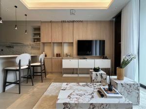 For RentCondoWitthayu, Chidlom, Langsuan, Ploenchit : 99710 1 bedroom for rent BTS Chid Lom