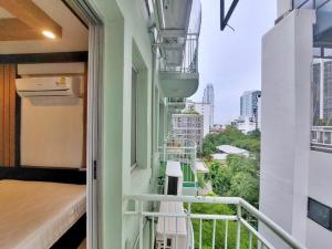 For SaleCondoSukhumvit, Asoke, Thonglor : Sale 2.9 MB. Raintree Villa BTS Thonglor 1 bed 1 bath 32 sqm 7 floorFully furnished Sale 2.9 MB. Transfer fee 50:50Line: info_bkk1WhatsApp/Tel.0924732000 PaT 👩🏻Let Us Guide You Home  🏠