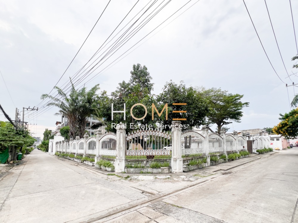 For SaleHouseSukhumvit, Asoke, Thonglor : Beautiful plot of land, only 800 meters from Sukhumvit Road ✨ Land and buildings Sukhumvit 97/1 / 4 bedrooms (SALE), Land and buildings Sukhumvit 97/1 / 4 Bedrooms (SALE) PUY414