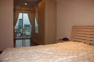 For RentCondoSukhumvit, Asoke, Thonglor : Luxury project in the heart of Thonglor, 2 bedrooms, beautiful room, near BTS Thonglor