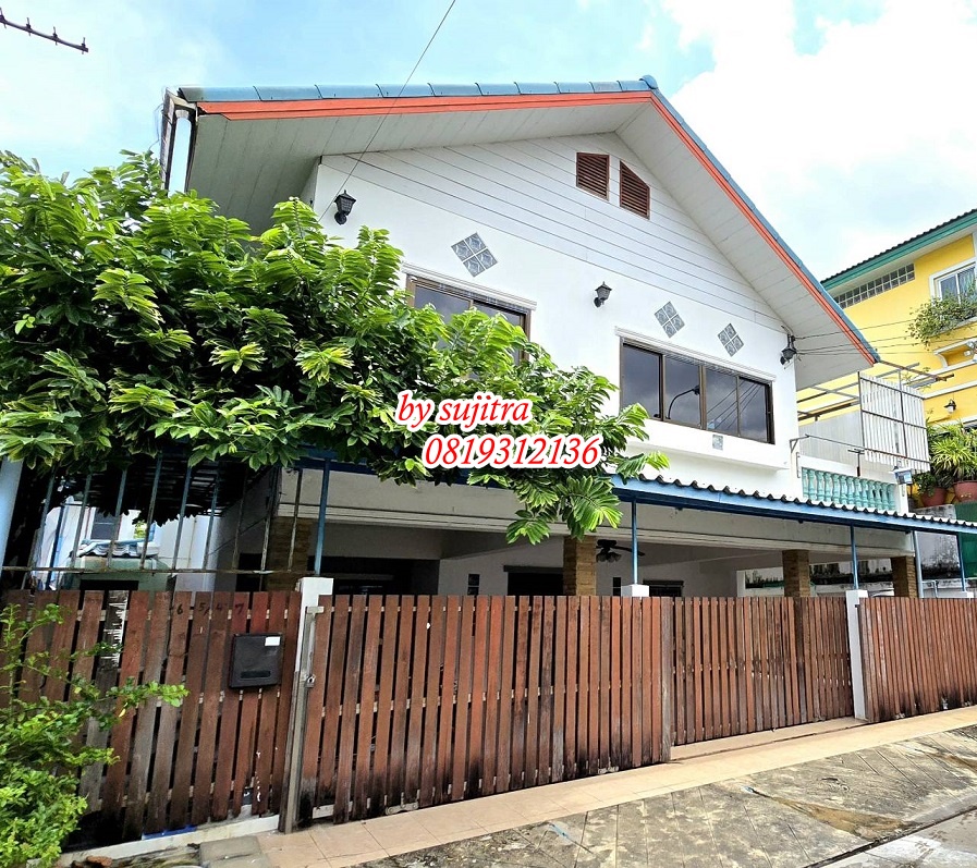 For RentHouseKaset Nawamin,Ladplakao : For rent: Single house, 50 sq.w., newly renovated, located at Sena Niwet Prasertmanukit 18, can be registered as an office.