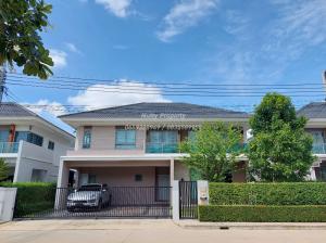 For SaleHousePattanakan, Srinakarin : Beautiful new house, good price, 4 bedrooms, 5 bathrooms, from Property Perfect on the new Krungthep Kreetha road.