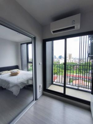 For RentCondoBang kae, Phetkasem : Brand new room, just rented out, The Park land Phetkasem 56, next to MRT Phasi Charoen. Interested parties can make an appointment to view it.