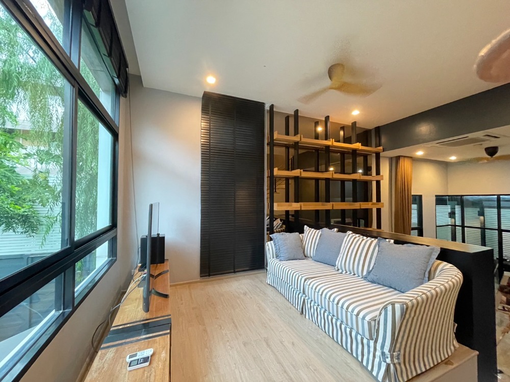 ขายทาวน์เฮ้าส์/ทาวน์โฮมพระราม 3 สาธุประดิษฐ์ : Corner unit Townhome for sale