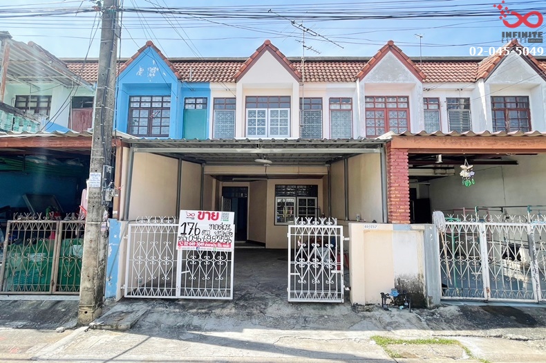 For SaleTownhousePathum Thani,Rangsit, Thammasat : Townhouse for sale, 2 floors, Mooban Yoo Charoen, 17.6 square wah, Lam Luk Ka Khlong 2, Lam Luk Ka Road