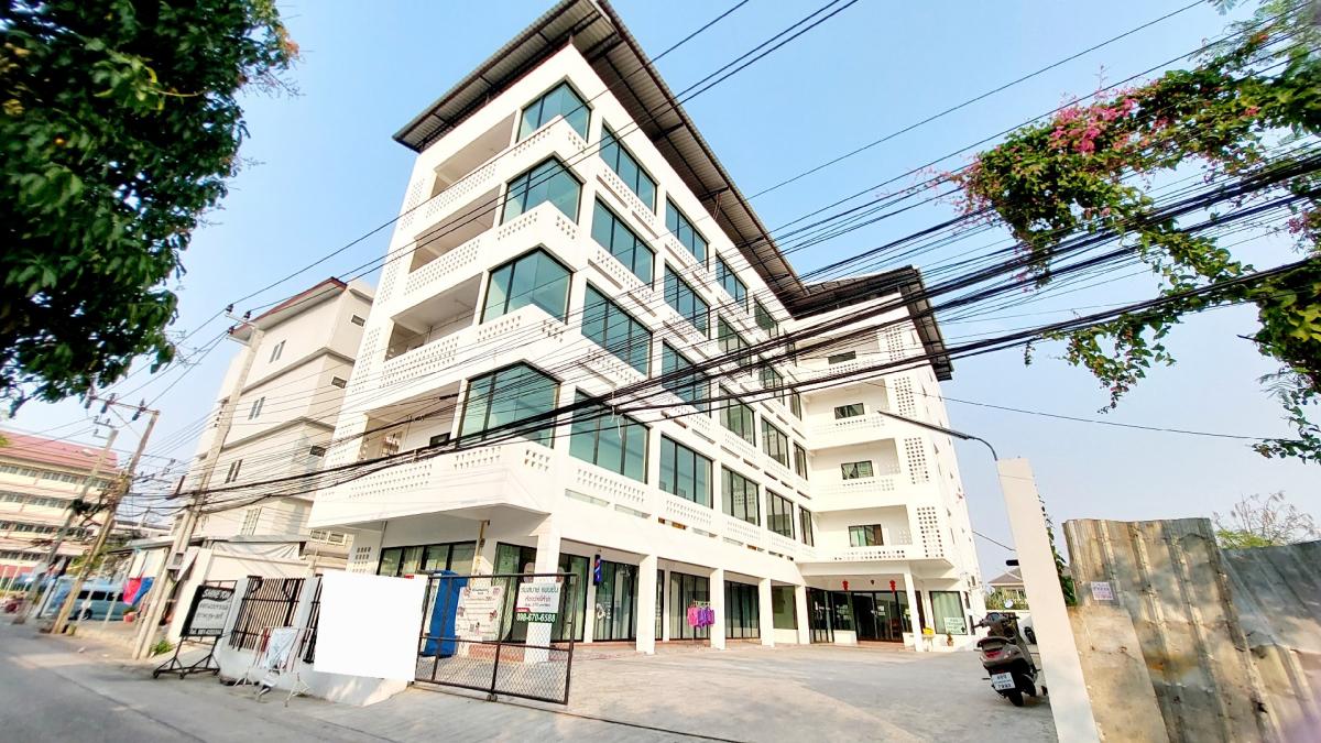 For SaleBusinesses for salePattanakan, Srinakarin : Apartment for sale, Soi Chaloem Phrakiat 22, near Wat Taklom School, Romyen Apartment, 50 rooms, land area 205 sq m, selling for 38.9 million (LG-035)