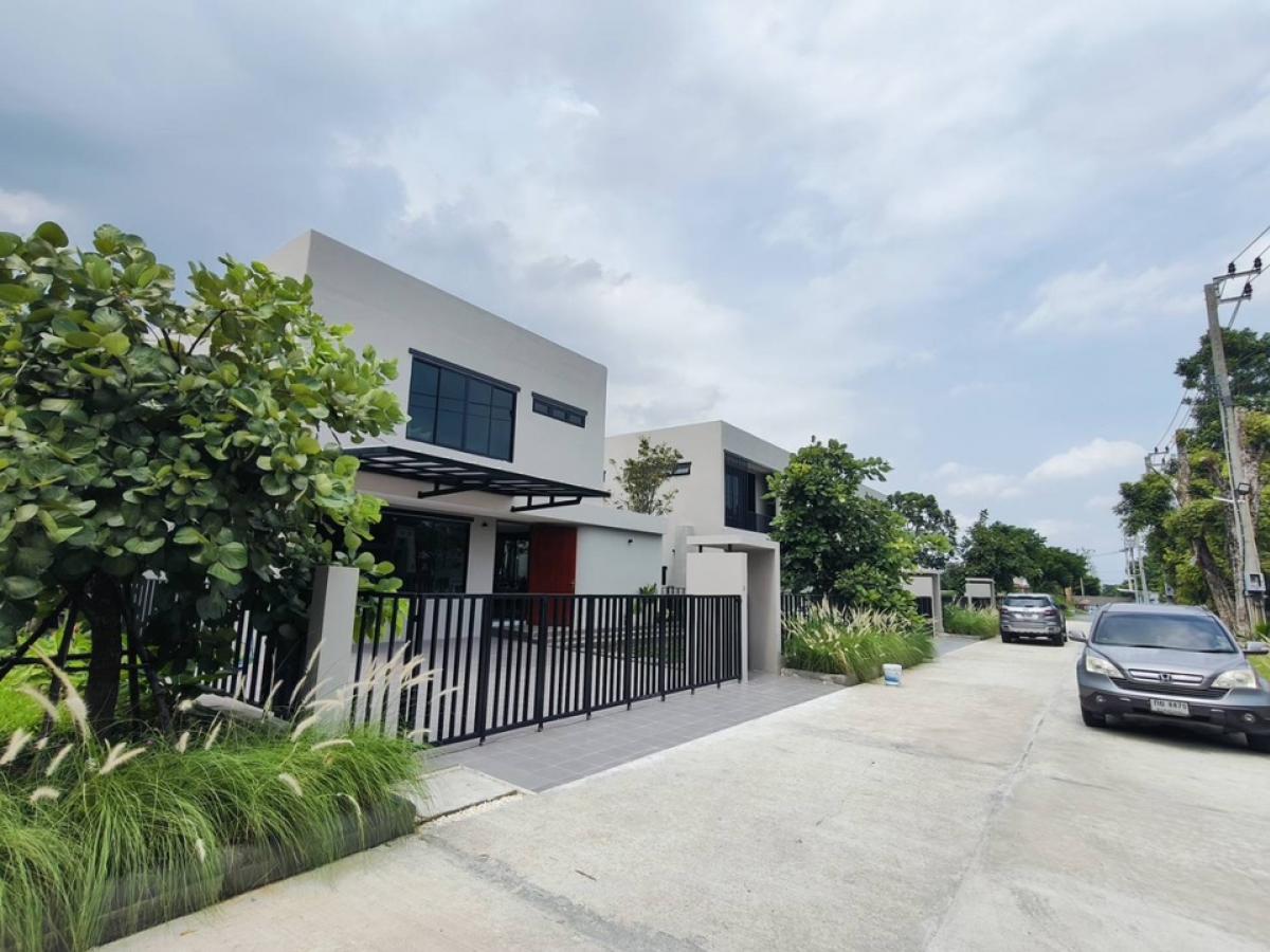 For RentHouseLadkrabang, Suwannaphum Airport : 💥🔥 4 bedrooms, single house for rent, Ananda Residence Chalongkrung Lat Krabang project