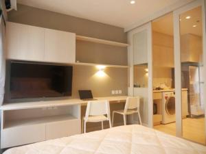 For RentCondoWitthayu, Chidlom, Langsuan, Ploenchit : *FOR RENT* Life One Wireless, near BTS Ploenchit + MRT Lumphini + quay