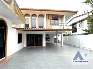 For RentHouseRatchadapisek, Huaikwang, Suttisan : 4 Bedrooms House for Rent in Ratchadapisek, Bangkok (AA41601)