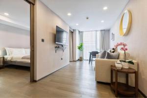 For RentCondoSiam Paragon ,Chulalongkorn,Samyan : 👑 Klass Siam 👑 1 Bed 1 Bath 45 sq m. 3rd floor, beautiful room, nice decoration, complete with furniture and electrical appliances.