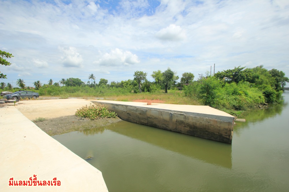 For SaleLandMahachai Samut Sakhon : Land next to the Tha Chin River, Rama 2, Bang Pla, Samut Sakhon, 19 rai, filled in the whole plot, with a ramp for loading and unloading boats, 180 meters in front of the river, suitable for making a resort, riverside house