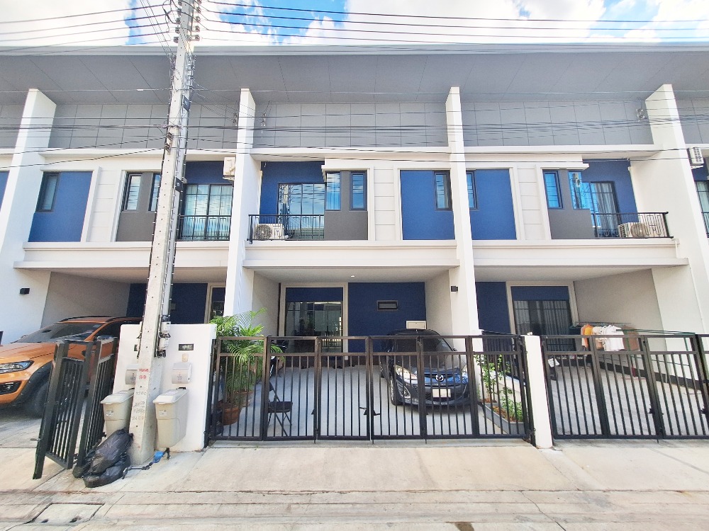 For SaleTownhouseNakhon Pathom : 2-story townhome for sale, Baan Fah Greenery Theo Pinklao – Phetkasem, Soi Rai Khing 42, near Don Wai Floating Market.