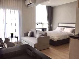 For RentCondoRatchadapisek, Huaikwang, Suttisan : *** Condo for rent : Noble Revolve Ratchada2 Swimming pool view Fully furnished near MRT Cultural Center ***