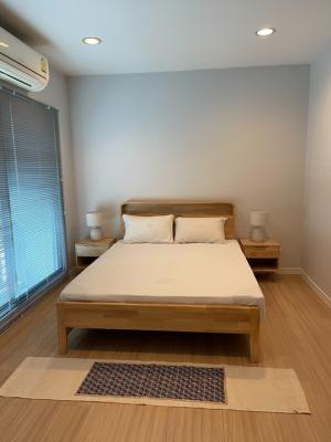 For RentTownhouseRamkhamhaeng, Hua Mak : Three-story townhouse for living 3 bedrooms, 3 bathrooms Water heater installed All new electrical appliances  All new furniture and bedding in the bedrooms  Area 18 square wah  Usable area 150 sq m