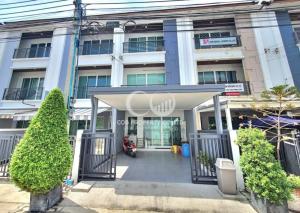 For RentTownhousePattanakan, Srinakarin : 🏠 Baan klangmuang S_Sense Srinakharin Townhome For rent🎄✨