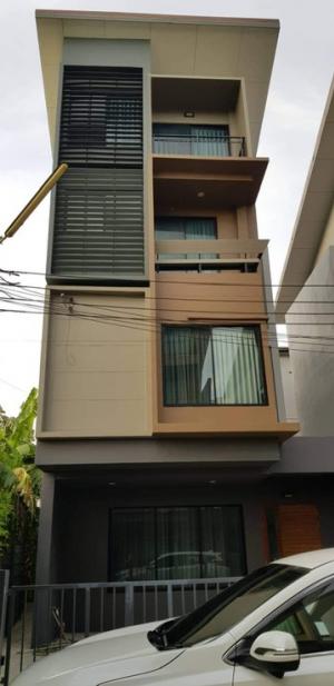 For RentTownhouseChaengwatana, Muangthong : For rent, the house has walls that are not attached to anyone 📍Haus Clover, 3 and a half storey townhouse, 3 bedrooms, 3 bathrooms