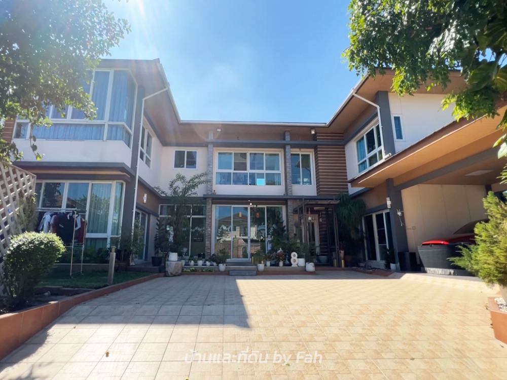 For SaleHousePattanakan, Srinakarin : Single house for sale, 200 sq m., Seri Villa Village, Soi 9, near Suan Luang Rama 9, beautiful, new, good atmosphere, ready to move in