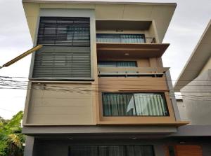 For RentTownhouseChaengwatana, Muangthong : For Rent Townhome for rent, 3.5 floors, Haus Clover project, Ratchaphruek-Chaengwattana, Ratchaphruek Road, beautiful house, 5 air conditioners, no furniture, can be used as a residence or office, can register a company