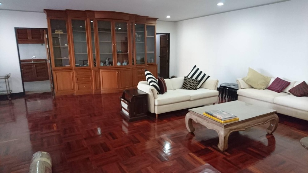 For RentCondoSukhumvit, Asoke, Thonglor : Condo for rent Le Premier 1 137 sqm near BTS Asok